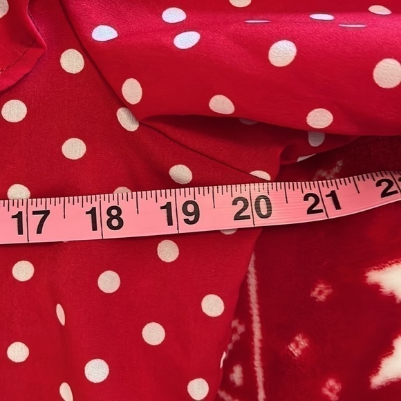 NWOT Women’s red and white polka dot blouse, size large! - Picture 2 of 8